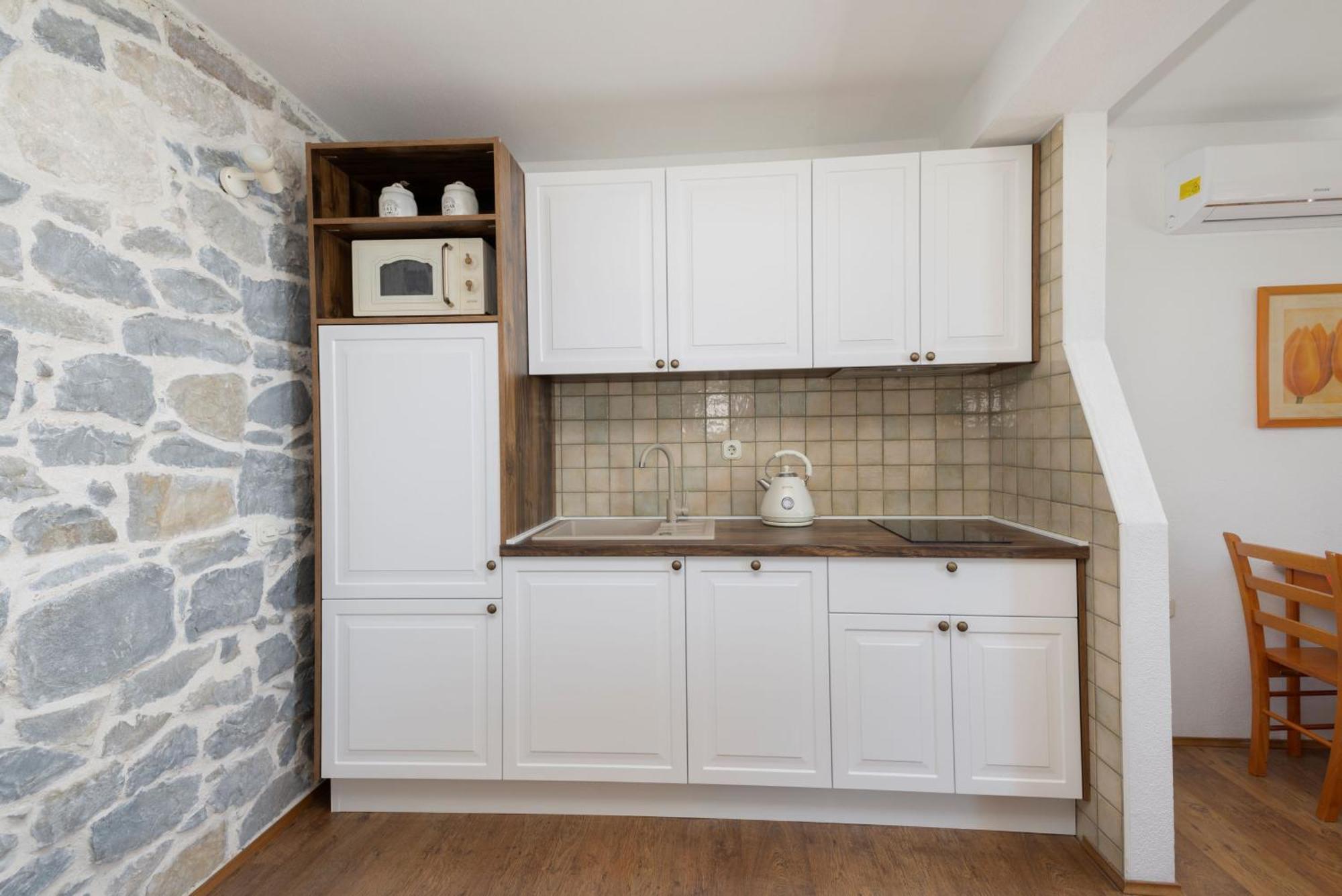 Jasminka Apartments Подгора Экстерьер фото