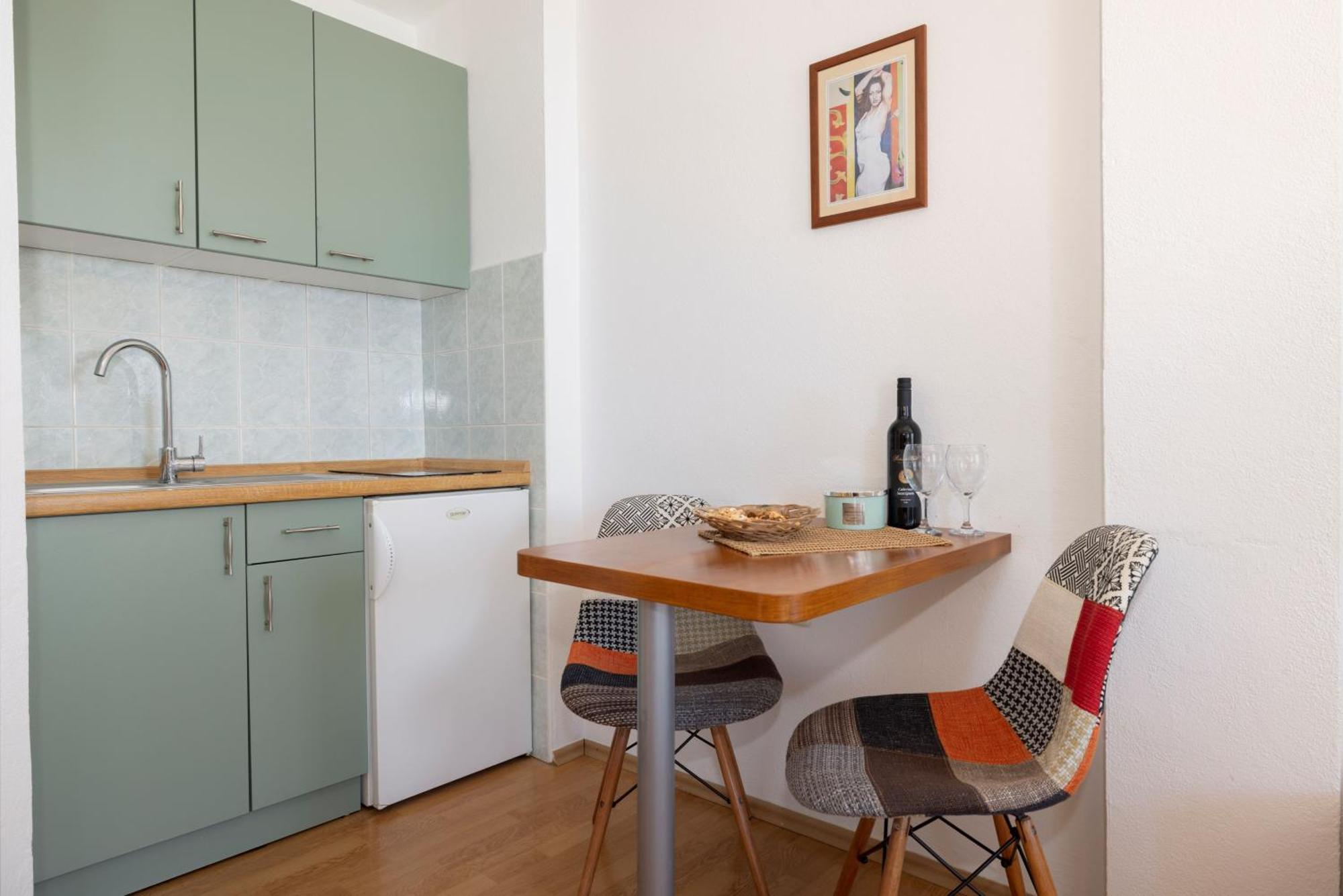 Jasminka Apartments Подгора Экстерьер фото