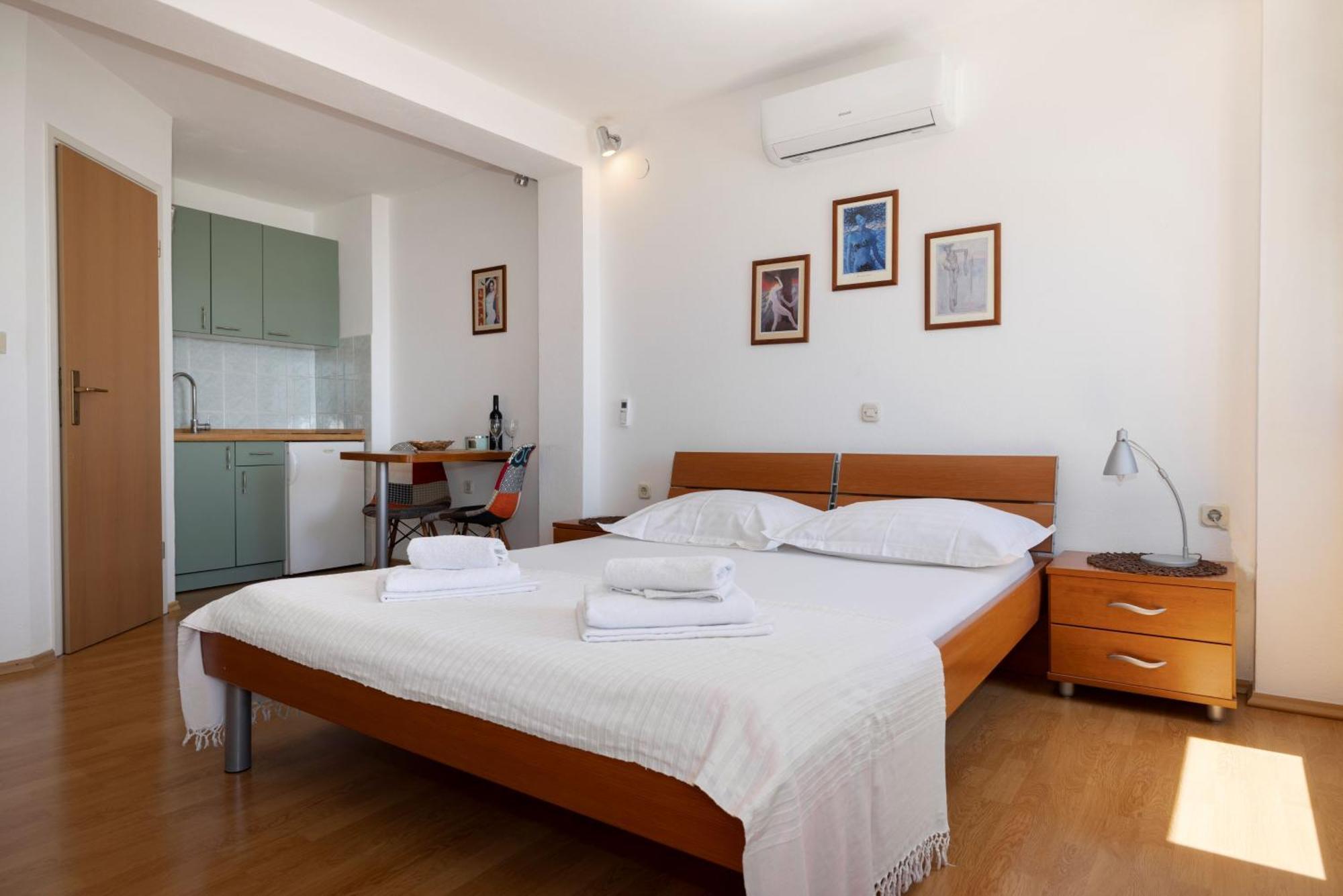 Jasminka Apartments Подгора Экстерьер фото